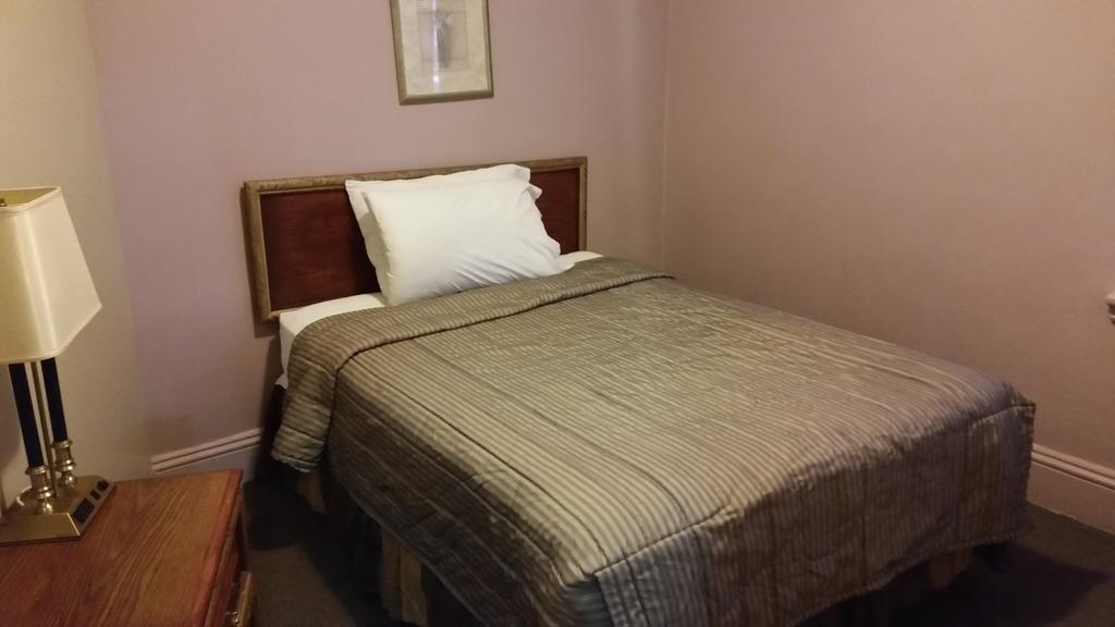 A Voyageur's 3* Ottawa